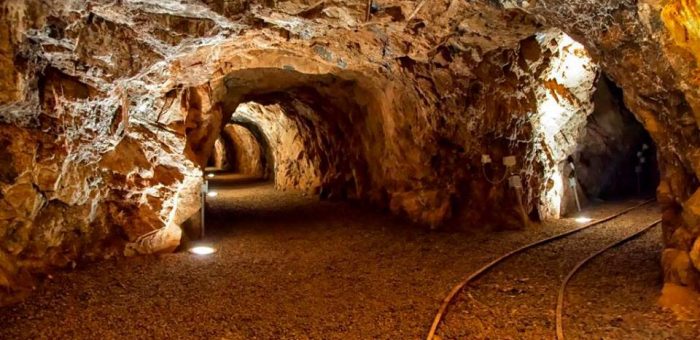 Albanian Ministry of Energy paves way for 14 mining permits, Posted Scan TV,  13th June 2017